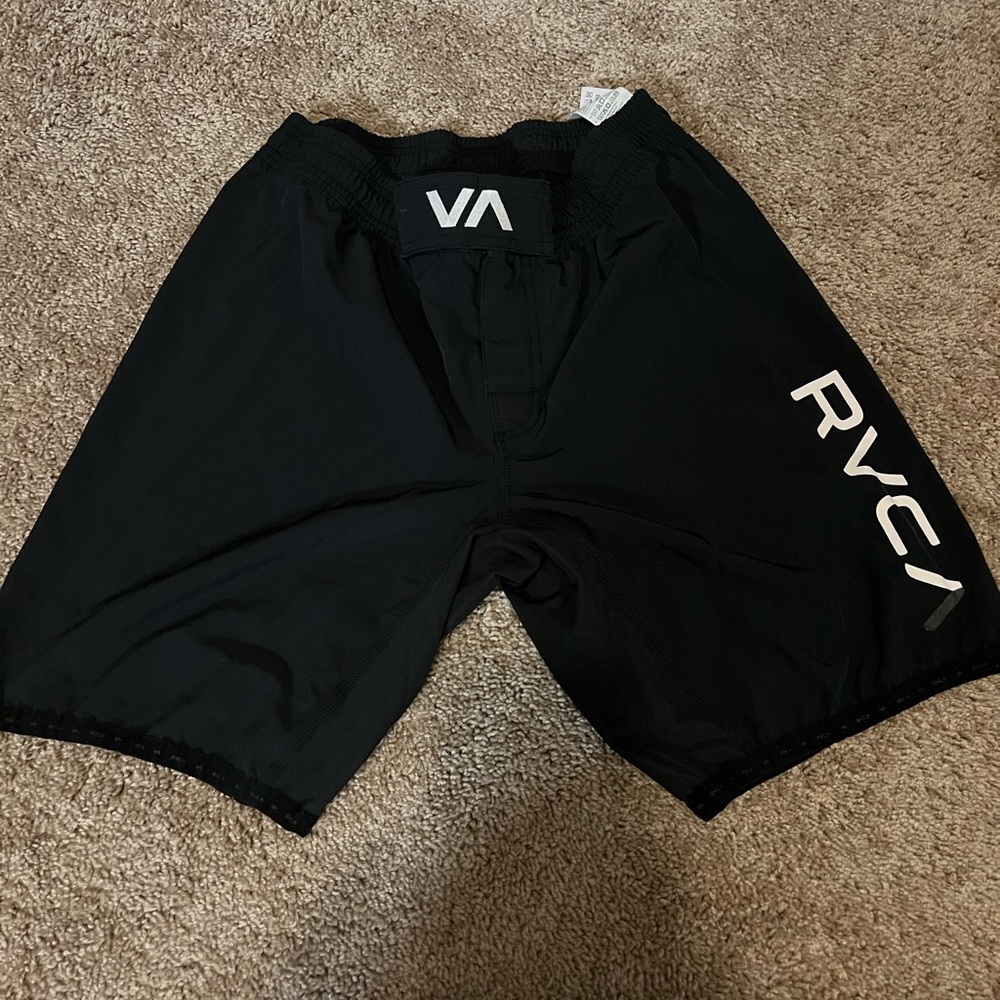 Men’s black RVCA Grapple shorts